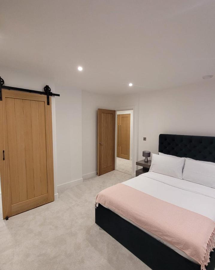 Luxury 2 Bed Apartment In The Heart Of Rochester Wainscot Buitenkant foto